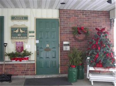 Auberge - Motel Le Pigeonnier Farnham Zewnętrze zdjęcie