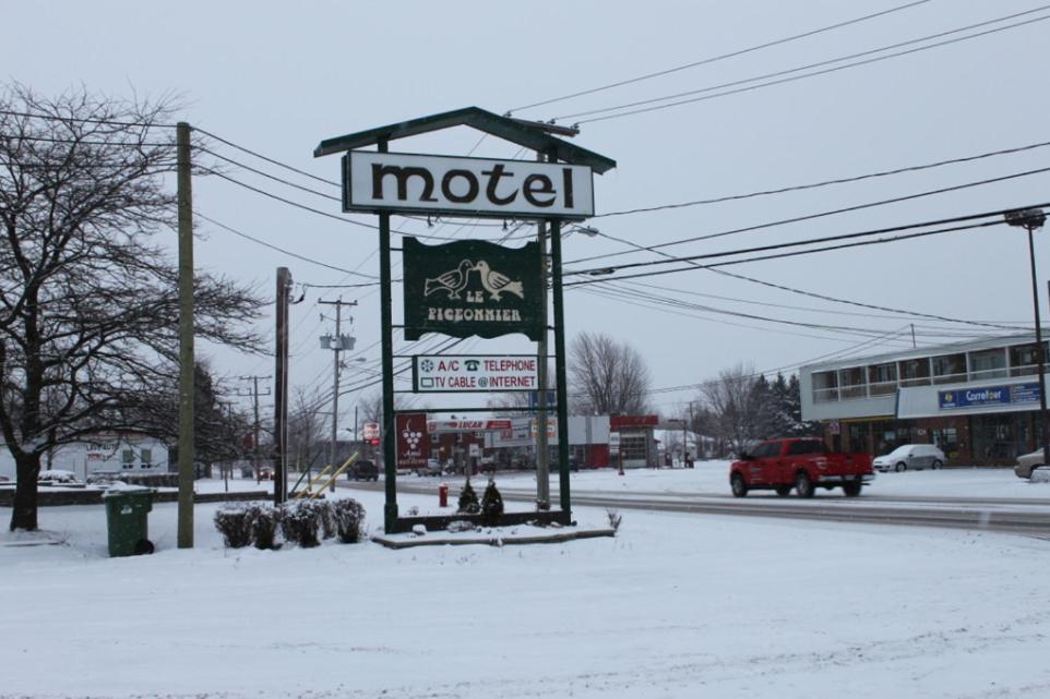 Auberge - Motel Le Pigeonnier Farnham Zewnętrze zdjęcie