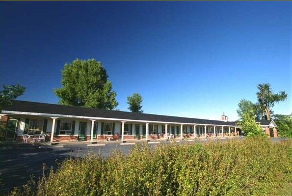 Auberge - Motel Le Pigeonnier Farnham Zewnętrze zdjęcie