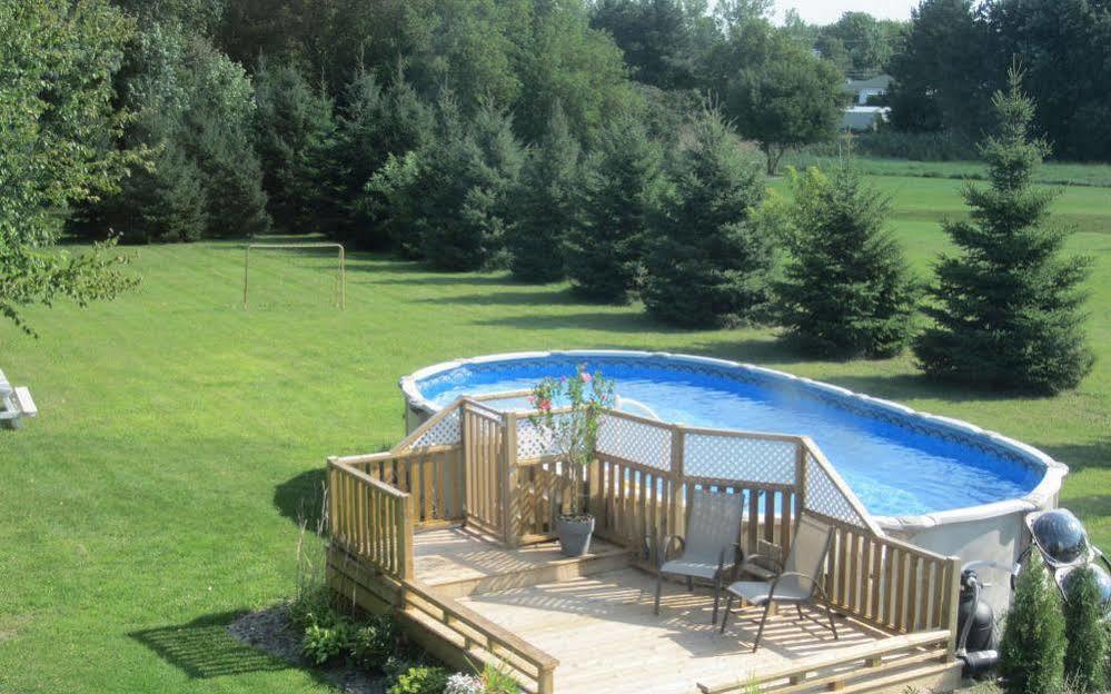 Auberge - Motel Le Pigeonnier Farnham Zewnętrze zdjęcie